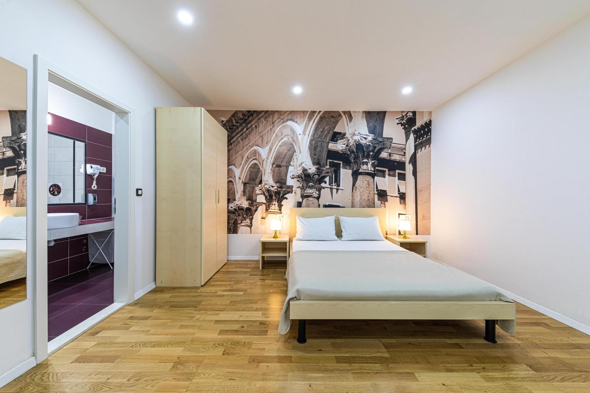 Split City Rooms Room photo