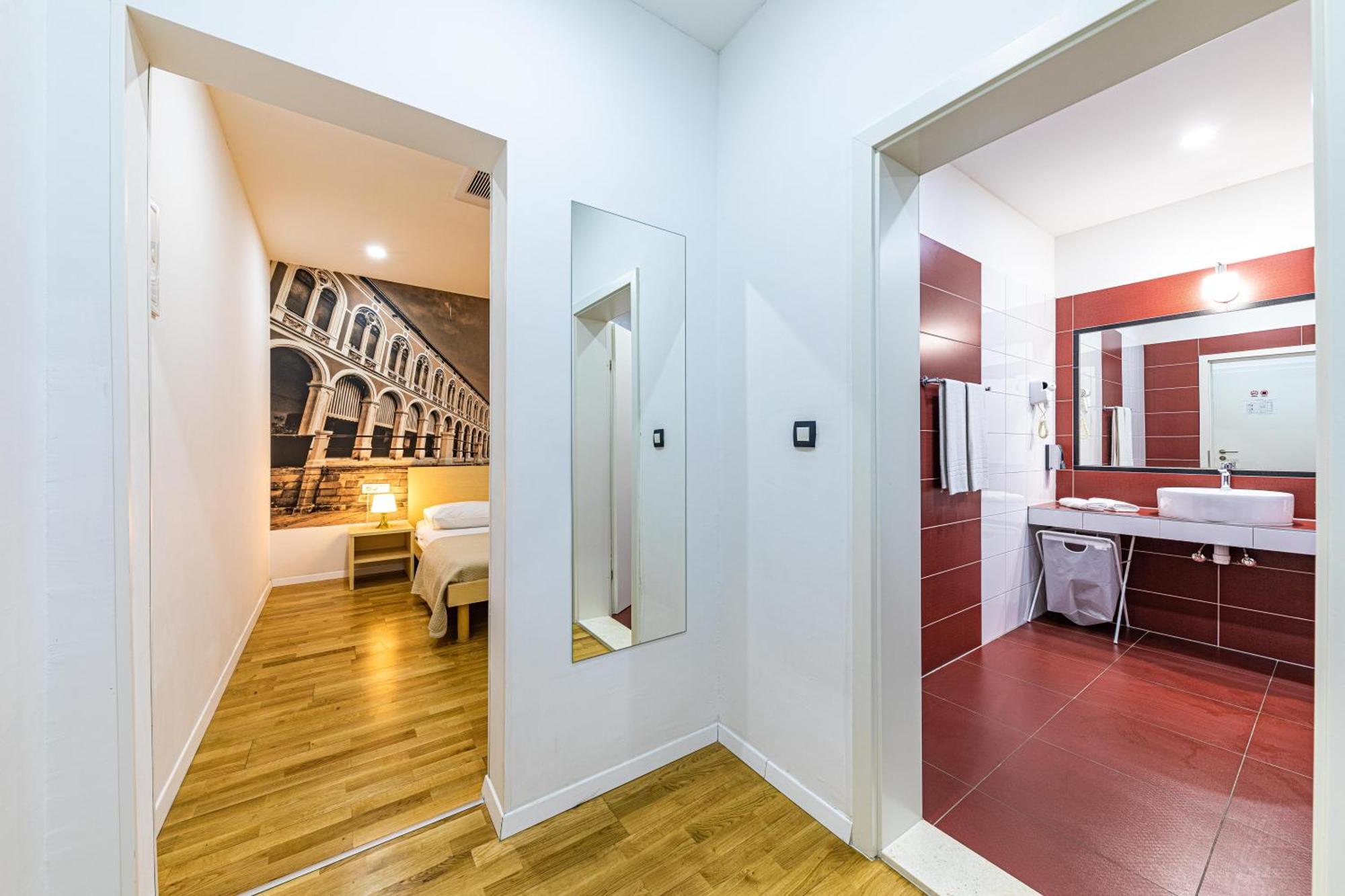 Split City Rooms Room photo